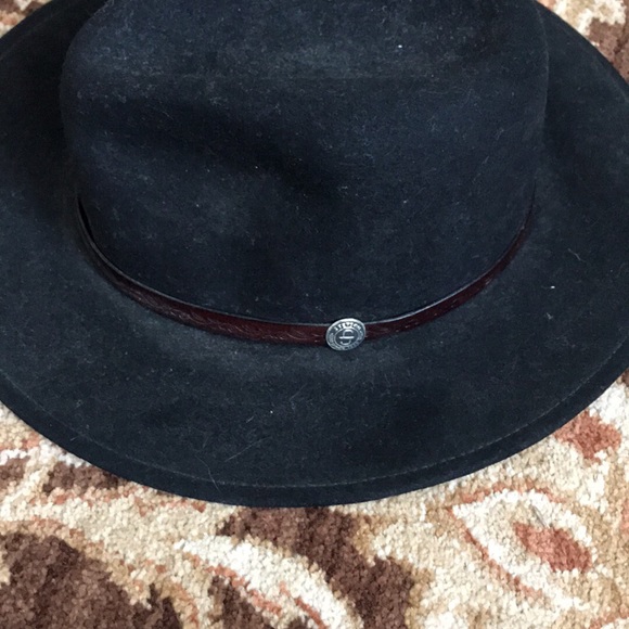 Wool hat - Picture 2 of 3